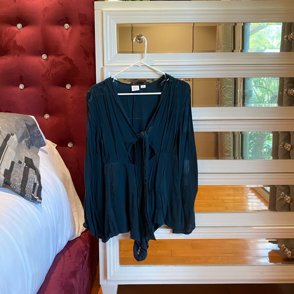 Tie Front Romper With Open Sleeves - image 1